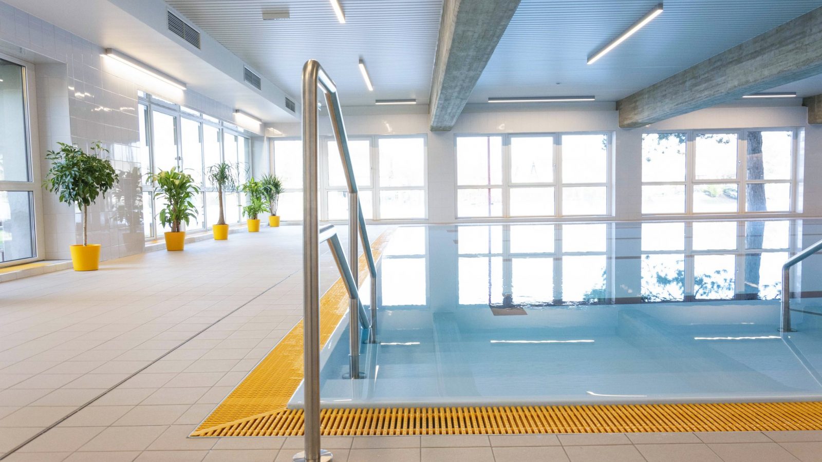 NMS Schwadorf Hallenbad